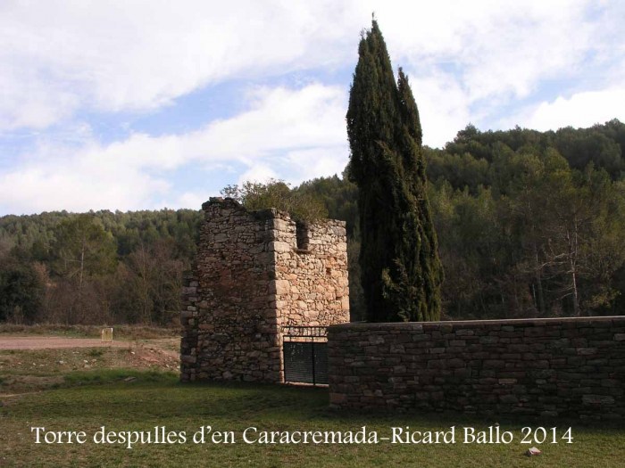 Castellnou de Bages - Torre que conté les despulles d'en Caracremada.
