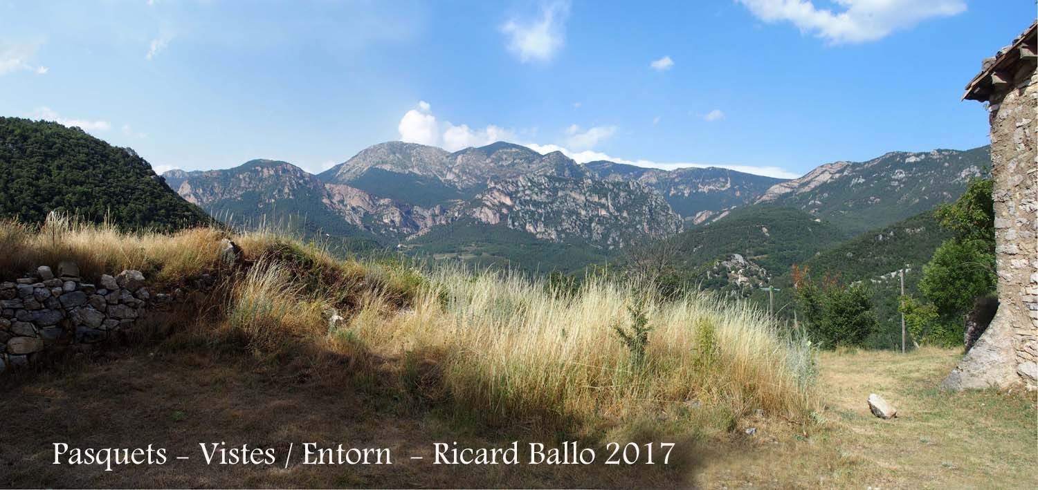 Vistes des de l'Església de Sant Cristòfol de Pasqüets – La Coma i La Pedra