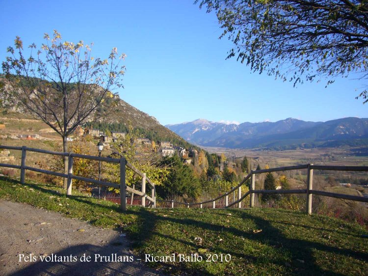 Pels voltants de l'Església de Sant Esteve de Prullans