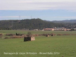 Cabana de camp situada a prop de les suposades restes de l'església de Sant Genís de la Vall dels Horts - Bages