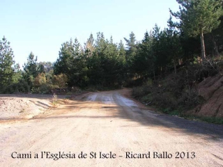 Lloc d'inici del nostre itinerari a l'església de Sant Iscle i Santa Victòria de Sauleda – Santa Coloma de Farners