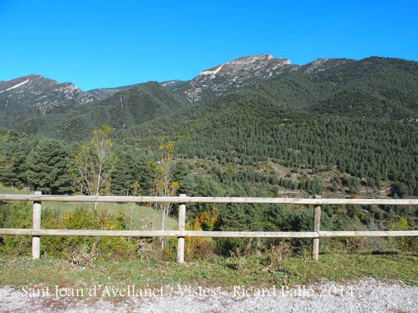 Vistes des de l'Església de Sant Joan d’Avellanet – Bagà