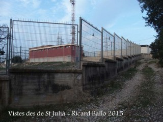 Església de Sant Julià dels Montgons – La Canonja - La central elèctrica, veïna d'aquesta església