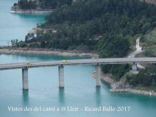 Paisatges que es contemplen durant el camí fins a l\'Església de Sant Lleïr de Casavella – La Coma i La Pedra