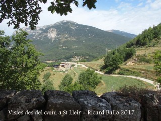 Paisatges que es contemplen durant el camí fins a l\'Església de Sant Lleïr de Casavella – La Coma i La Pedra