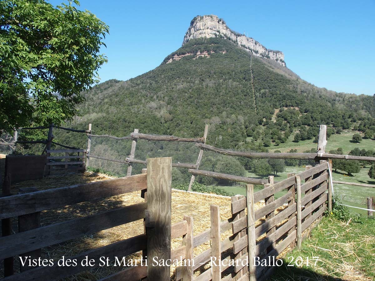 Vistes del Santuari de la Mare de Déu del Far des de l\'Església de Sant Martí Sacalm – Susqueda