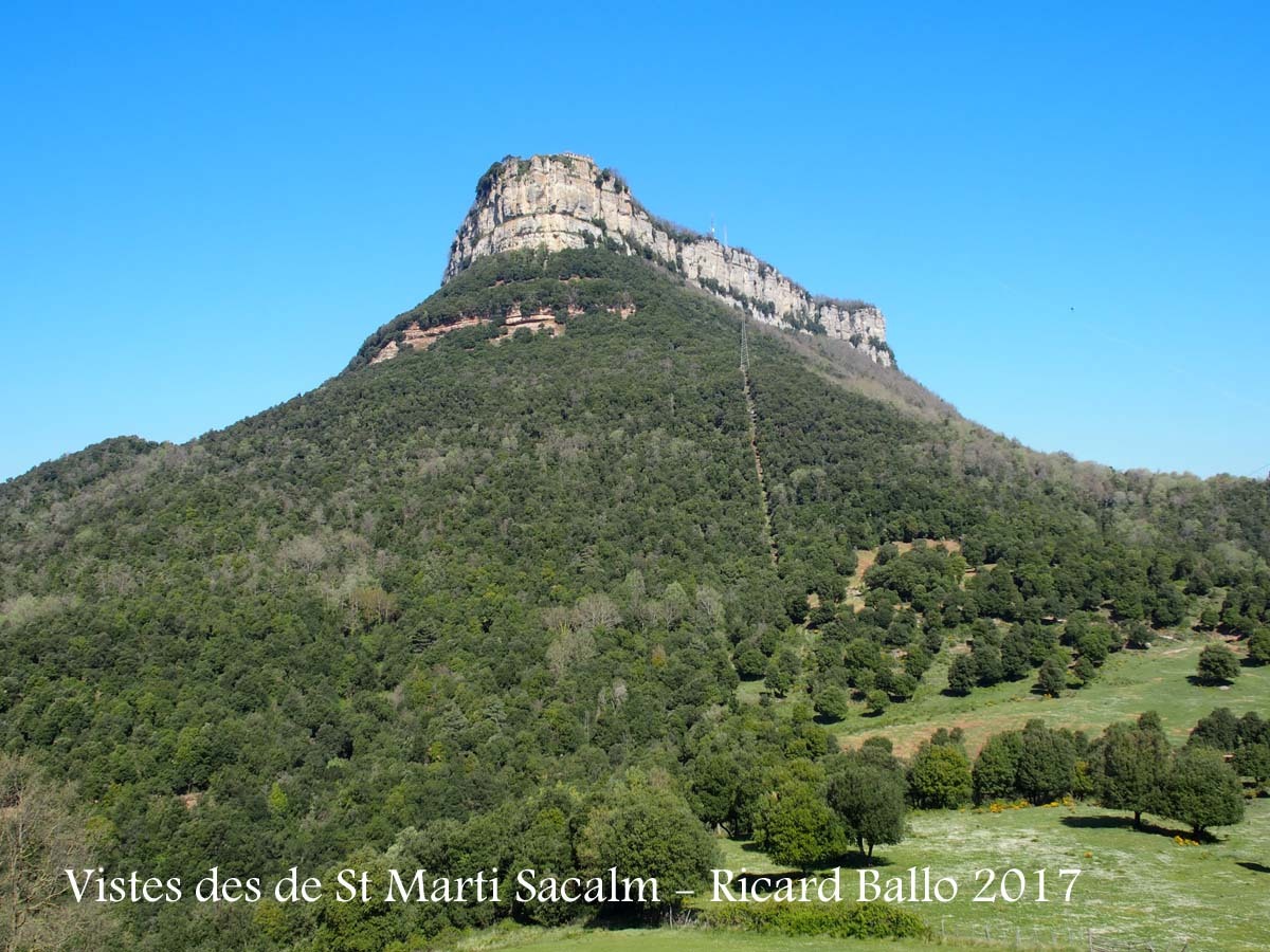 Vistes del Santuari de la Mare de Déu del Far des de l\'Església de Sant Martí Sacalm – Susqueda