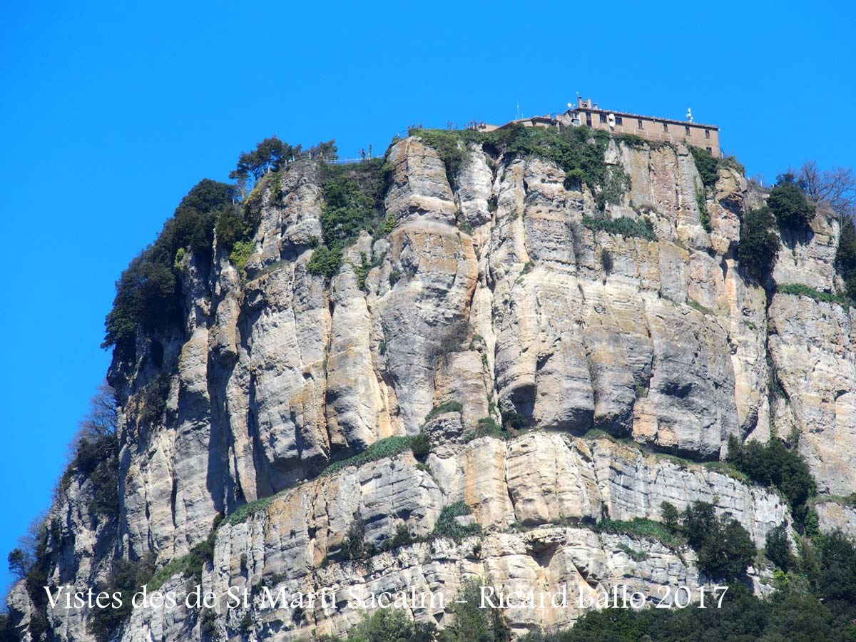Vistes del Santuari de la Mare de Déu del Far des de l\'Església de Sant Martí Sacalm – Susqueda