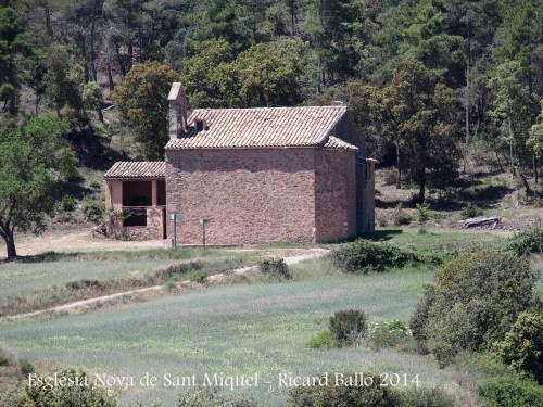 L'església NOVA de Sant Miquel de Terradelles, vista des de l'església romànica de Sant Miquel de Terradelles