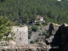 Església de Sant Miquel del castell de Marmellar - Les cases de la urbanització s\'acosten al castell ...