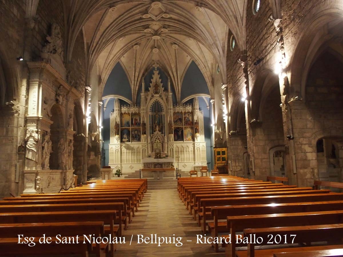 Església de Sant Nicolau - Bellpuig - A l'esquerra de la fotografia apareix el mausoleu de Ramon Folch de Cardona-Anglesola