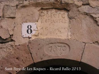 Església de Sant Pere de Les Roques – Santa Coloma de Queralt - Llinda de la porta d'entrada actual.