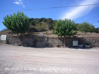 Montfalcó el Gros - Plaça de la font.