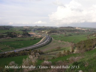 Vistes des de Montfalcó Murallat. El vial que es veu és la carretera C-25.