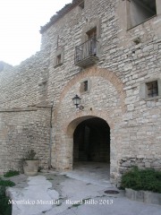 Montfalcó Murallat - Portal d'entrada al recinte clos.