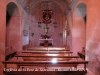 Església de Sant Pere de Sarraïma - Fotografia obtinguda a traves d'una petita finestra que permet veure l'interior des de fora.