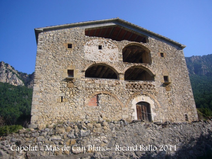 Capolat - Masia de Can Blanc