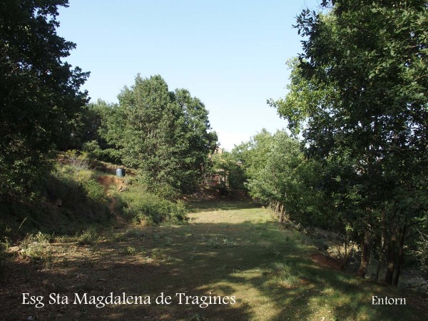 Església de Santa Magdalena de Tragines – La Coma i La Pedra - Vistes, entorn.