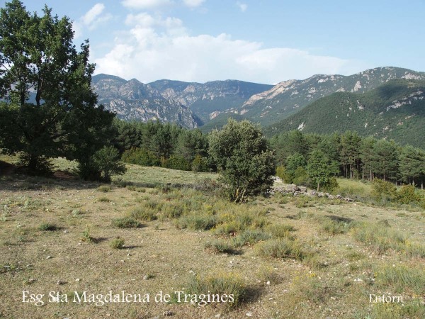 Església de Santa Magdalena de Tragines – La Coma i La Pedra - Vistes, entorn.