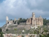 Església de Santa Maria del Castell – Castelló de Farfanya - A l'esquerra de l'església hi veiem el castell