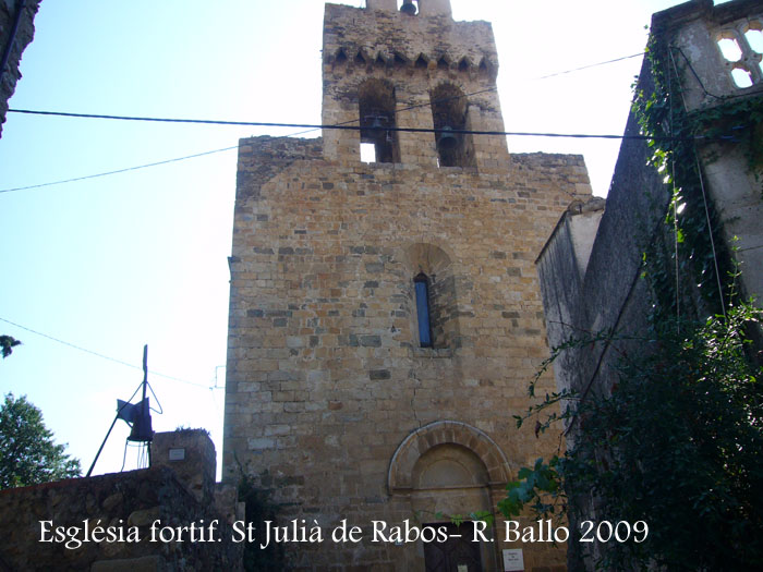 esglesia-fortificada-de-sant-julia-de-rabos-090715_520