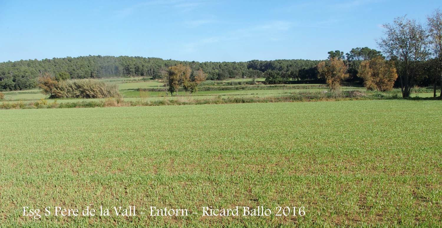 Vistes des de l\'Església parroquial de Sant Pere de la Vall – Verges - Entorn