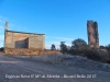 Església parroquial de Santa Maria de Merola –  Puig-reig - A la dreta, restes de la torre del castell de Merola