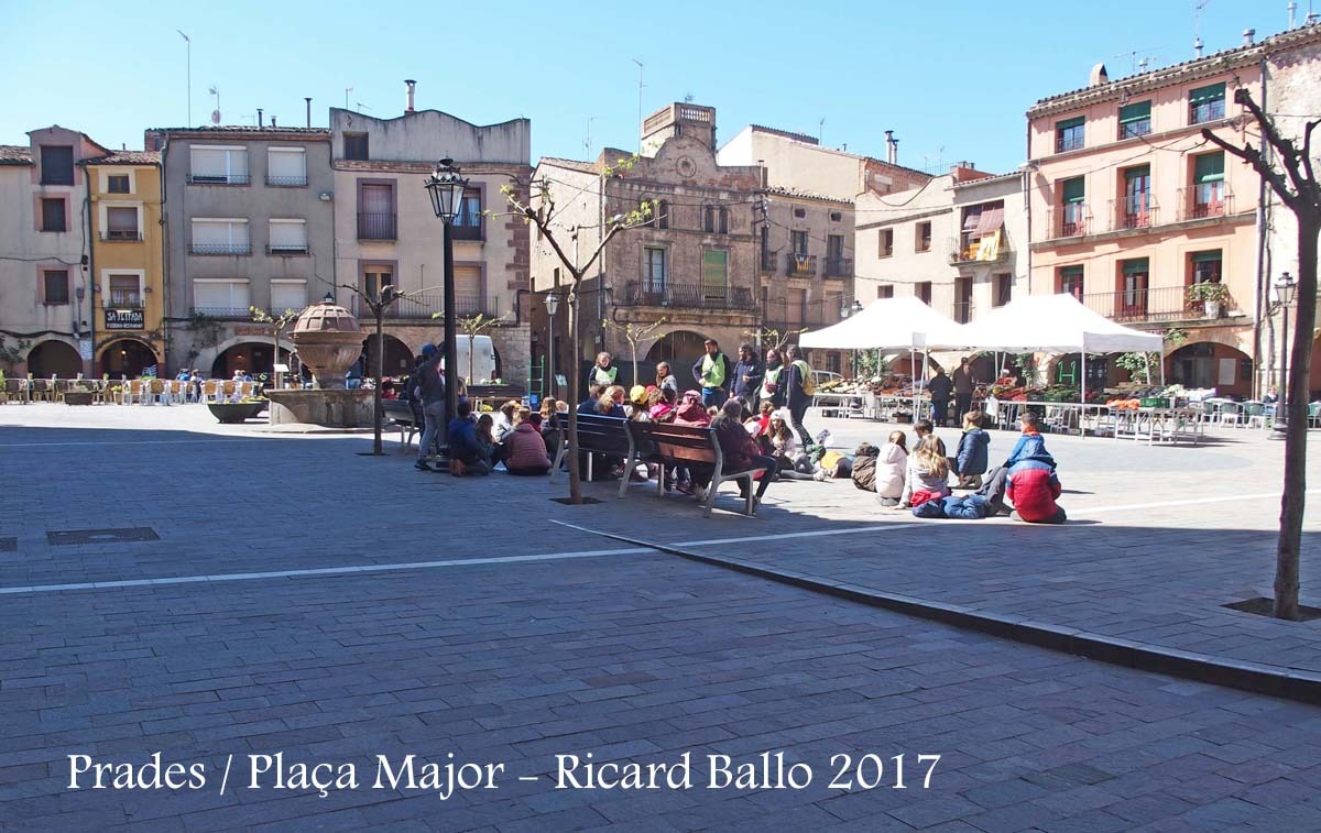 Prades - Plaça Major