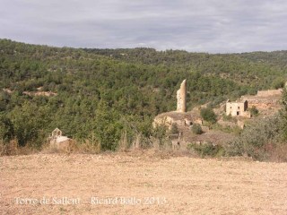 De camí a La Torre – Biosca, hem vist la Torre de Sallent i l'església de Sant Jaume de Sallent.