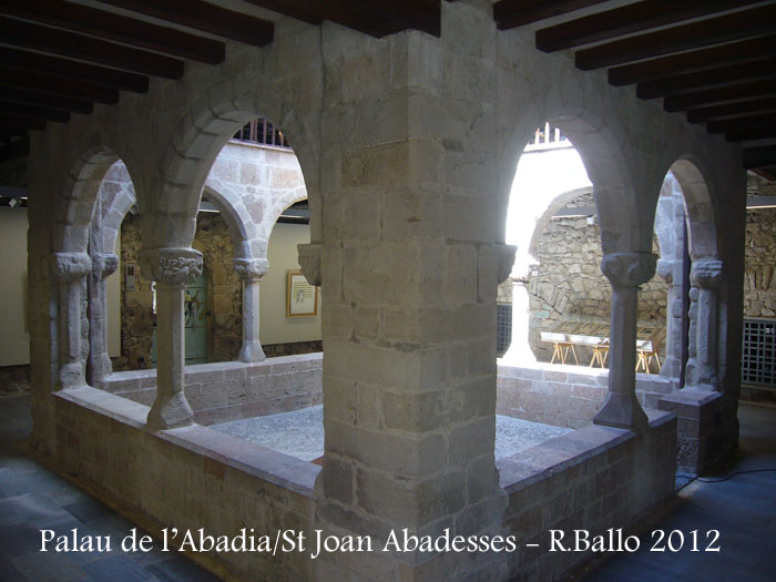 st-joan-de-les-abadesses-palau-de-labadia-120421_503