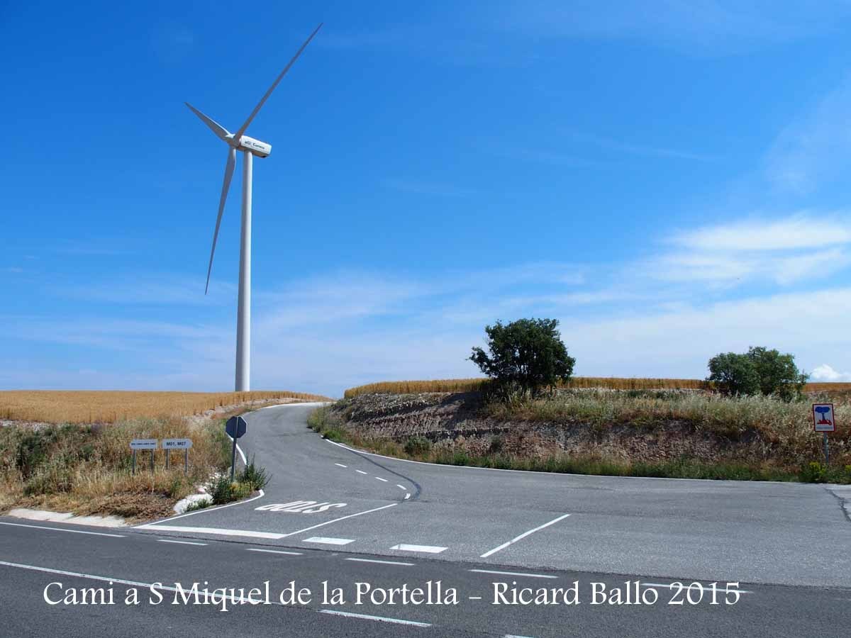 Itinerari d'accés a l'església de Sant Miquel de la Portella - DETALL - Part inicial - Sortida de la carretera T-221