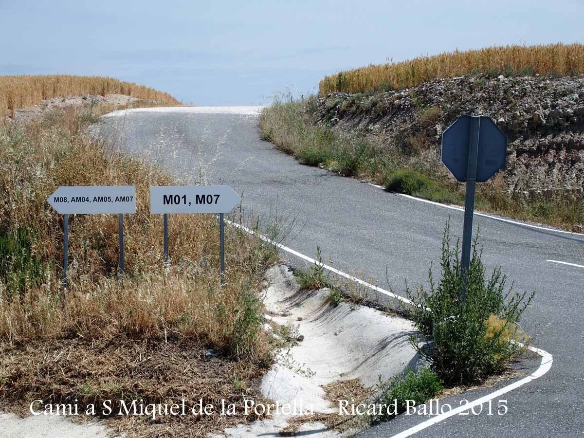 Itinerari d'accés a l'església de Sant Miquel de la Portella - DETALL - Part inicial - Sortida de la carretera T-221