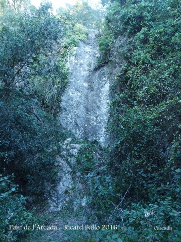 Pont de l’Arcada – Olesa de Bonesvalls - Cascada