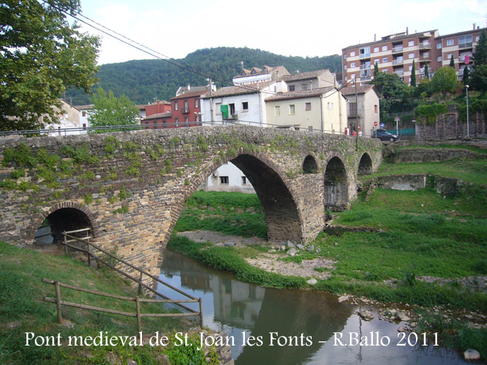 sant-joan-les-fonts-pont-medieval-110822_507