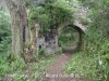 Pont Romà – Oix - ... “Al seu costat un petit arc permetia agafar el camí, que hi ha paral·lel a la riera, cap a Pruneres i Castellfollit de la Roca ...