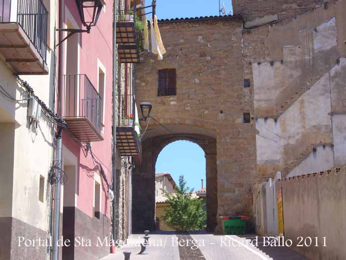 Portal de Santa Magdalena - Berga