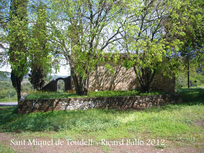 sant-miquel-de-toudell-120430_510