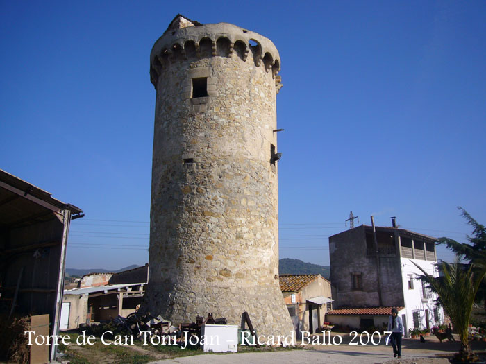 torre-de-la-masia-de-can-toni-joan-tordera_071201_506