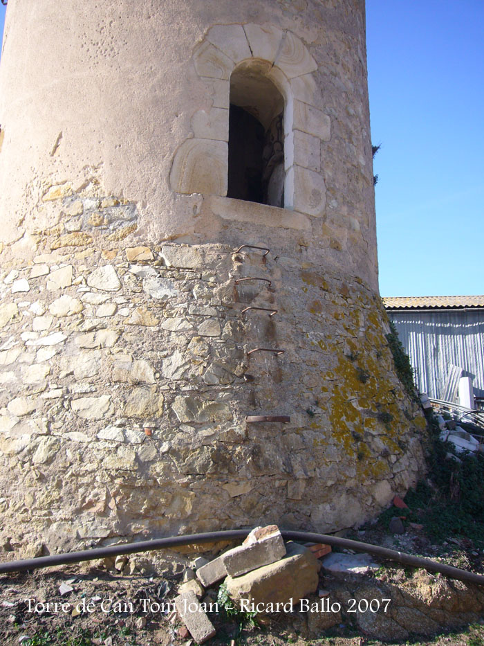 torre-de-la-masia-de-can-toni-joan-tordera_071201_521