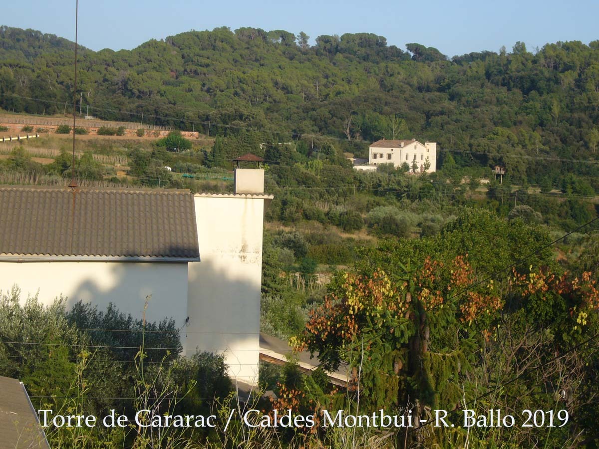 Al fons de la fotografia, a la dreta apareix la Torre de Cararac – Caldes de Montbui