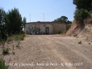 Torre de Cucurull - Dipòsit d'aigua des d'on iniciem el camí a peu.