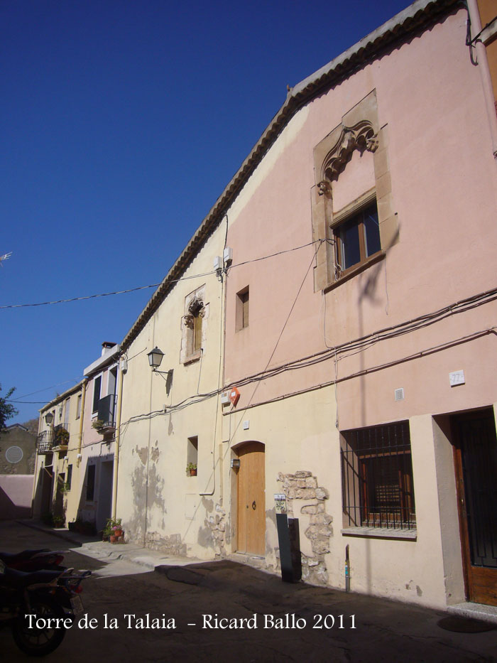 conjunt-del-carrer-xipreret-casa-dels-finestrals-gotics_502