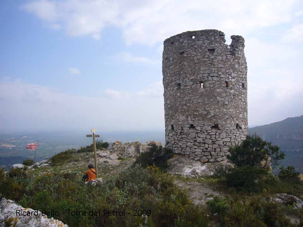 torre-del-petrol-090425_550