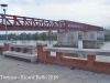 El pont sobre el riu Ebre a Tortosa constitueix l’obra de fàbrica més significativa de la línia de ferrocarril de València a Tarragona. La seva construcció va ser molt laboriosa i va retardar la inauguració final de la línia que, com era habitual, s’havia anat posant en servei per trams. El pont va ser inaugurat finalment el 21 de juny de 1868 i fou reconstruït després de la Guerra Civil.  Actualment, ha estat rehabilitat i posat en ús com a punt de partida de la Via Verda de la Val de Zafán que uneix Tortosa amb Alcanyís i la Puebla de Híjar. Es tracta d'un itinerari no motoritzat per a ciclistes, caminants, patinadors, cavalls, etc.